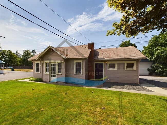 Building Photo - 1 Bedroom Cottage with Off-Street Parking Available in Midtown Coeur d'Alene!