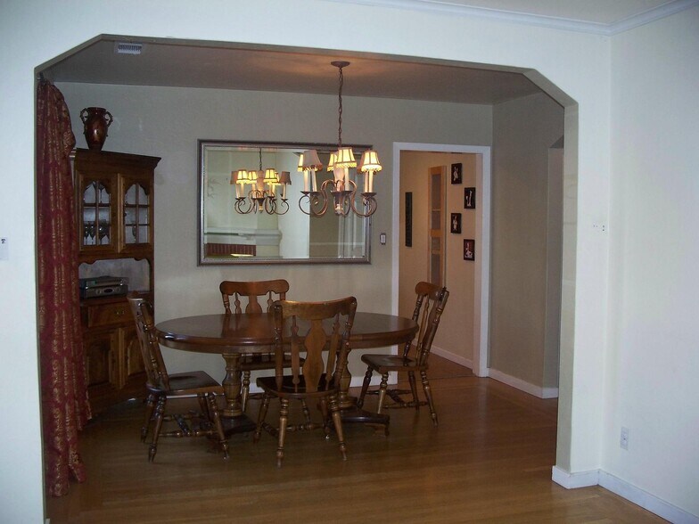 Dining Room - 4023 Berdina Rd