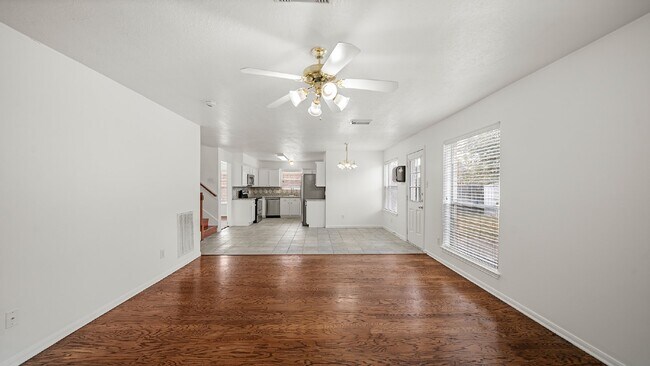 Building Photo - Spacious 4-bedroom in Pearland ISD!