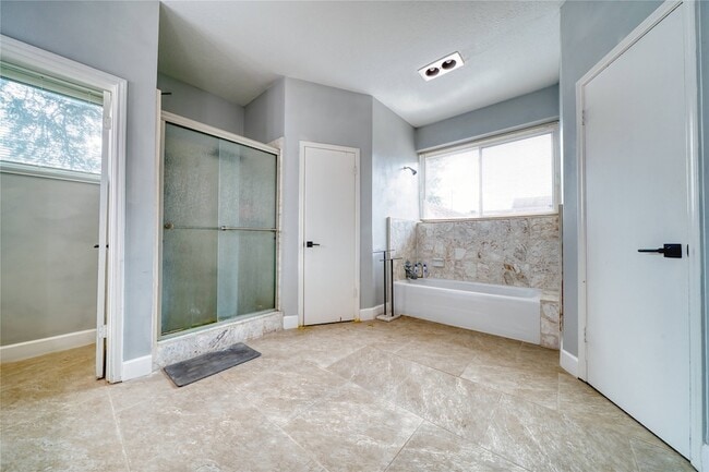 Building Photo - 7606 Portal Dr