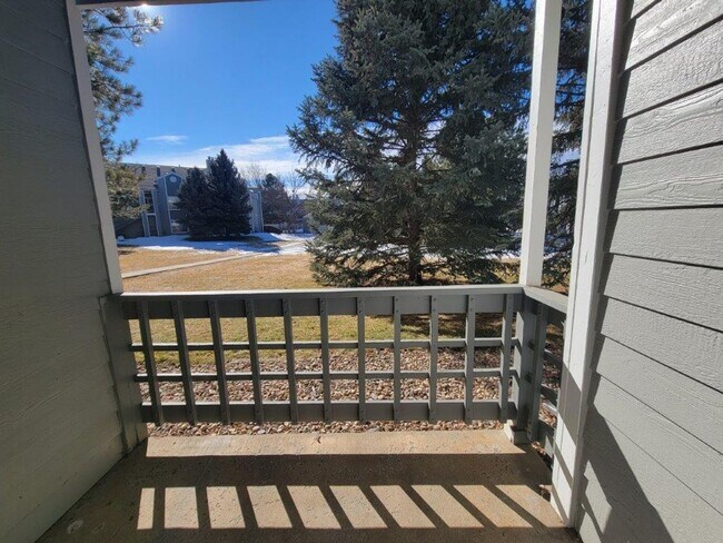 Building Photo - Fabulous Remodeled 2 bedroom , 2 bath Remodeled Condo in Country Club Greens