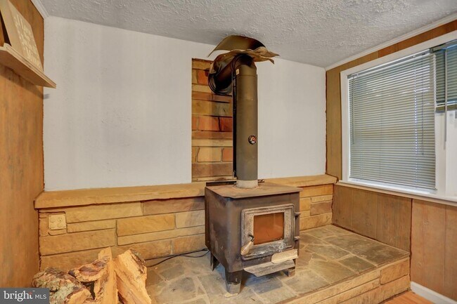 Building Photo - 24414 Graham Ave