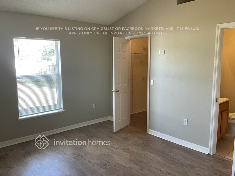 Building Photo - 919 Amboise Ln