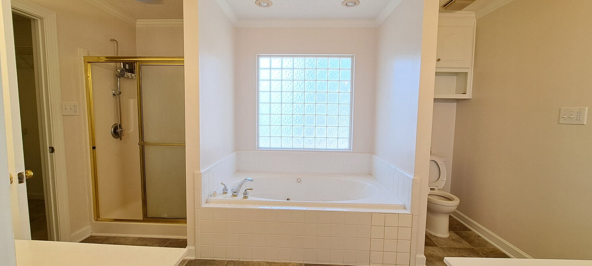 Building Photo - 215 Buck Run Dr