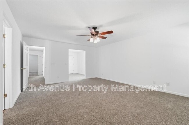 Building Photo - 407 Crested View Dr