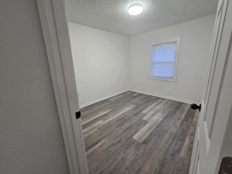 Building Photo - 334a Myer Ave