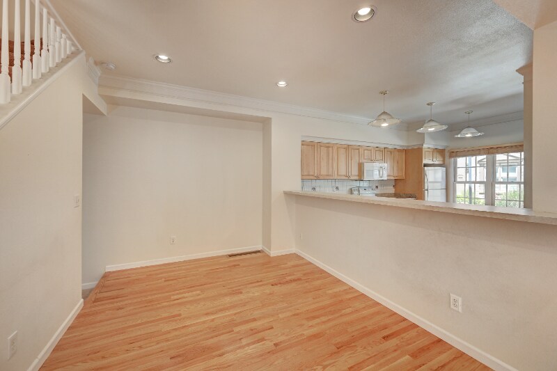 Building Photo - 927 Jersey St