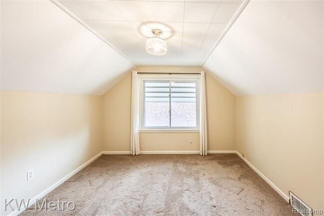 Building Photo - 1316 Lyons Ave