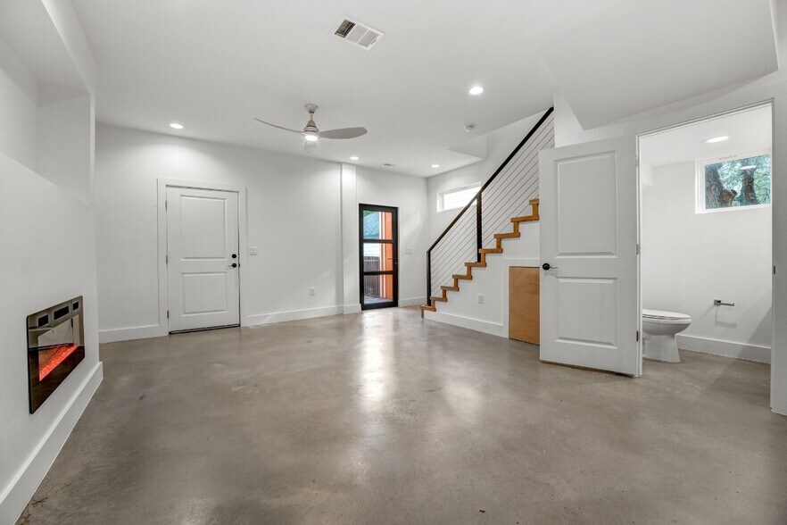 Building Photo - 124 S Mockingbird Cir