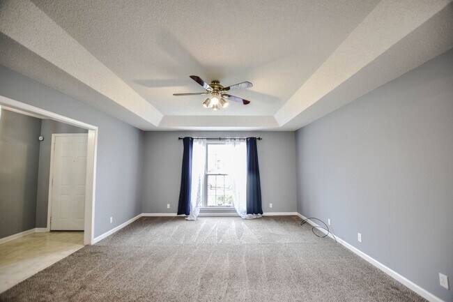 Building Photo - Pet Friendly Ranch!