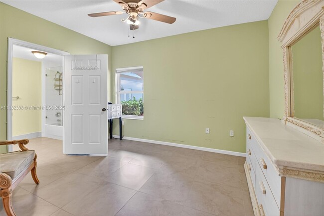 Building Photo - 5938 Crystal Shores Dr