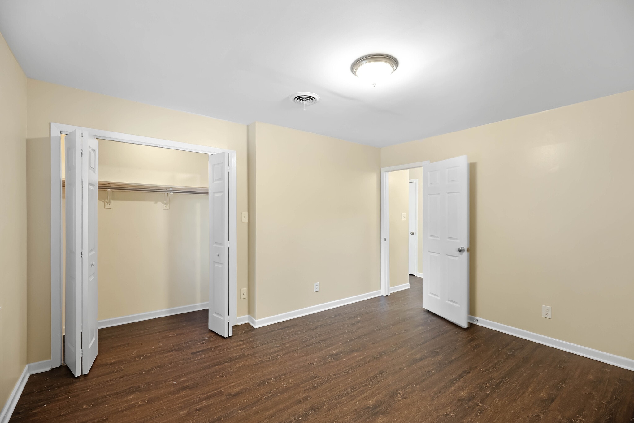 Building Photo - 1411 Forest Ave