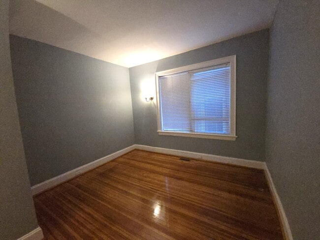 Building Photo - 800 Graydon Ave