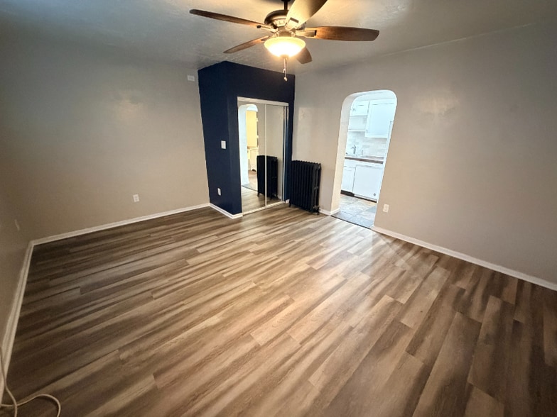 Building Photo - 827 E 100 S