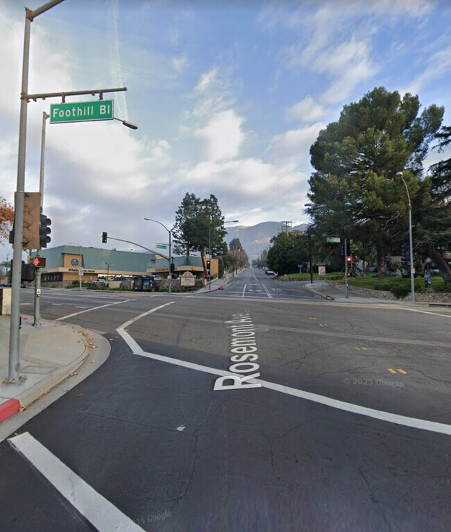 Building Photo - Cross Apartments