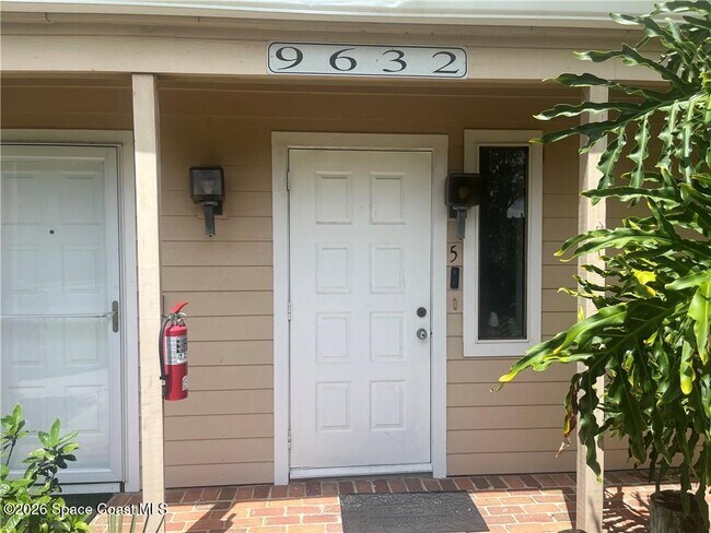Building Photo - 9632 Riverside Dr