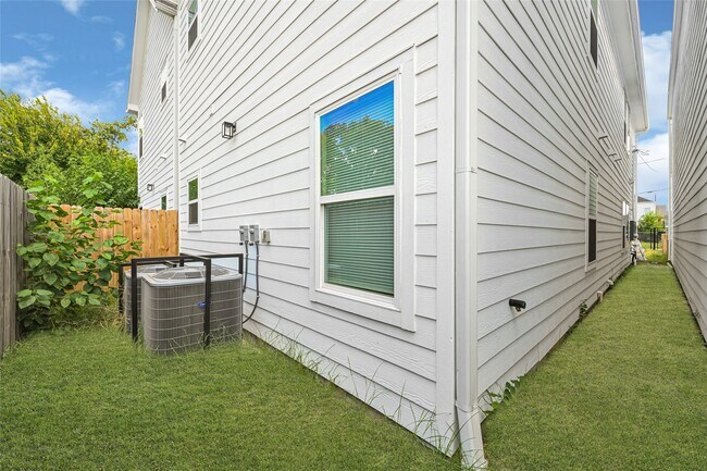 Building Photo - 409 Calloway St