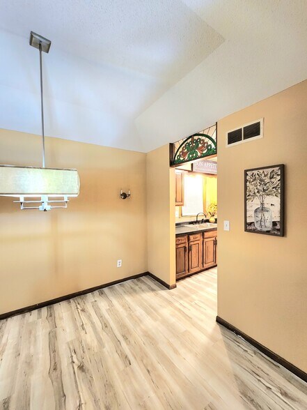 Dining room - 7325 N Brooklyn Ave