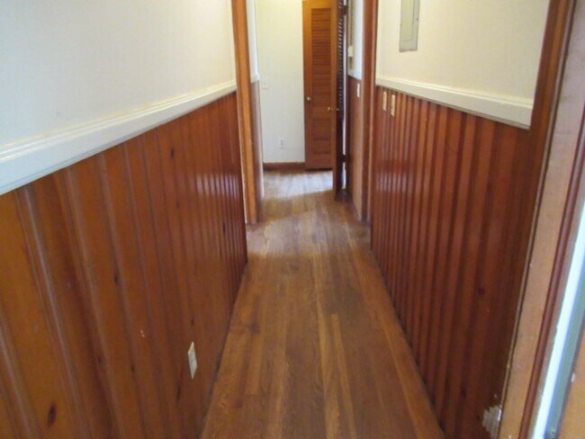 Building Photo - 131 Frances Pl