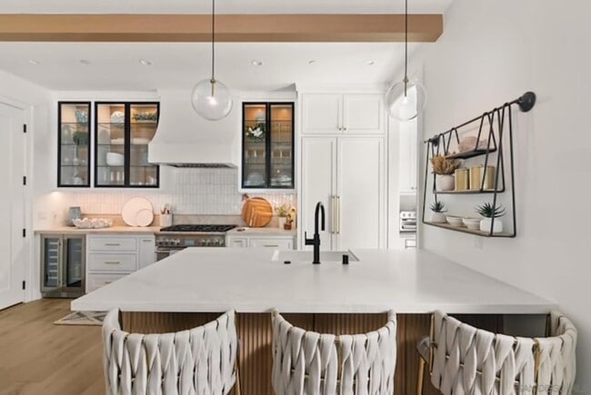 Building Photo - 715 F Ave