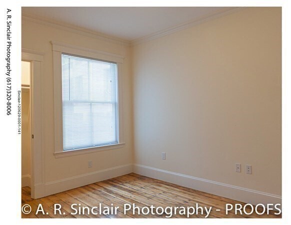 Building Photo - 6 Centre St