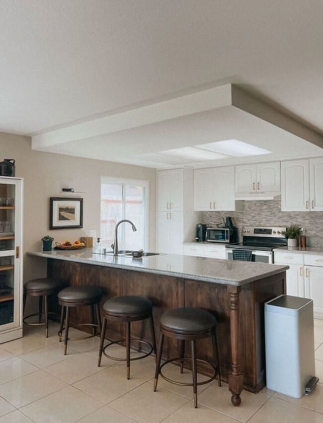 Building Photo - Move-In Ready 3 Bedroom Home with Bonus Ro...