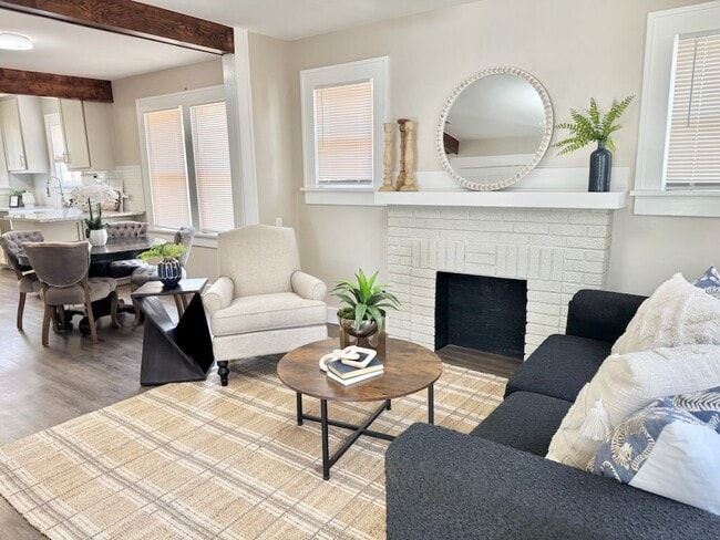 Building Photo - 2109 27th St