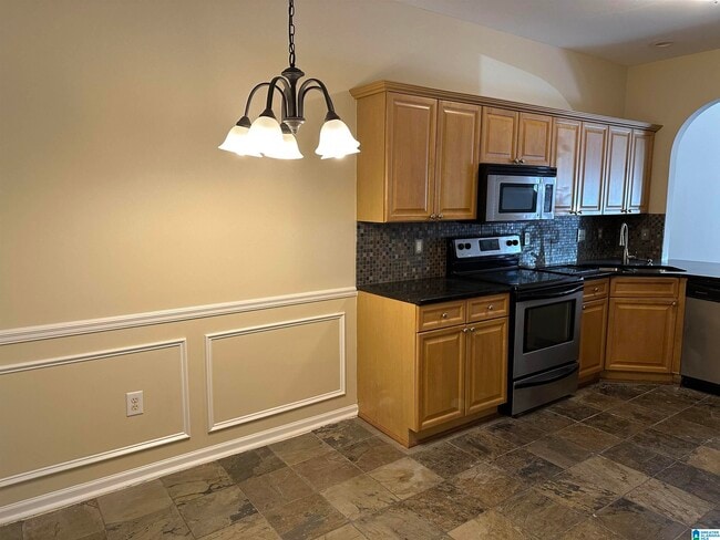 Building Photo - 2280 Ridgemont Dr