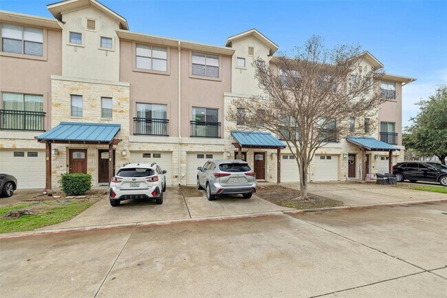 Building Photo - 13420 Lyndhurst St