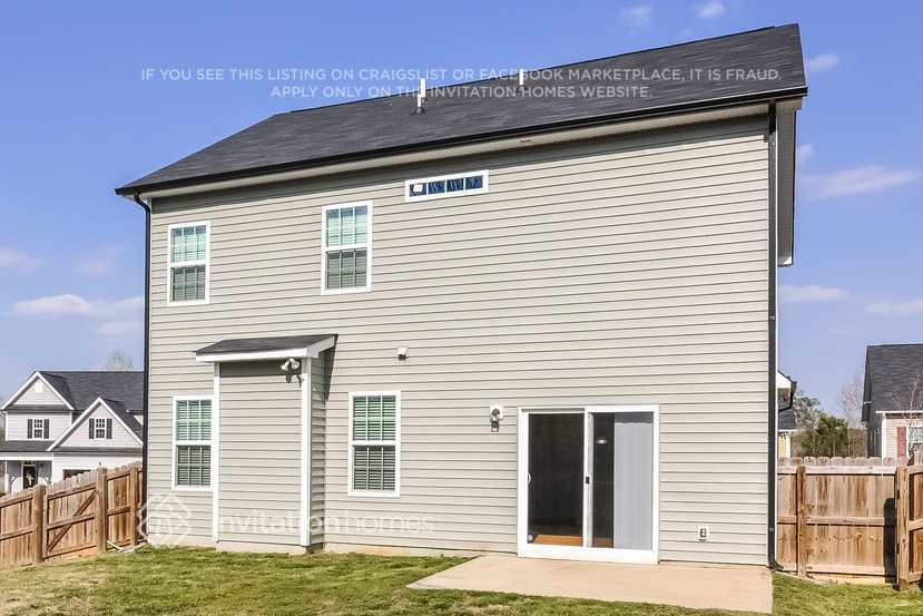 Building Photo - 213 Verrazano Pl