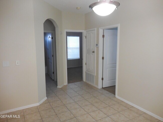Building Photo - 14741 Calhoun Dr