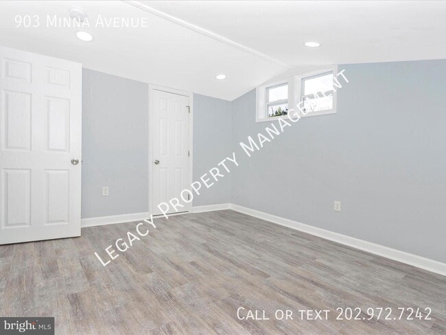 Building Photo - 903 Minna Ave