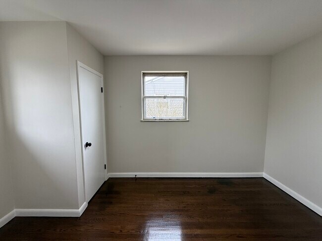 Building Photo - 36 Collins Ln