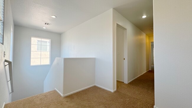 Building Photo - 6176 Windmill Island Ave