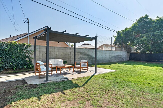 Building Photo - 8702 S 4th Ave