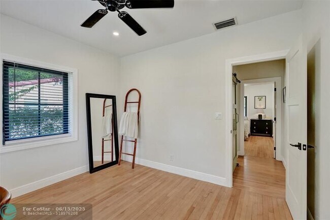Building Photo - 807 SW 18th St