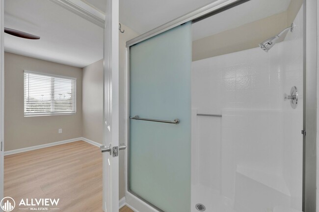 Building Photo - Beautifully Renovated 2-Bedroom Corner Tow...