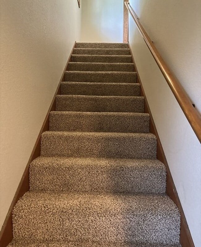Building Photo - 2Bd/2Ba Two-Story Home - Available Soon!