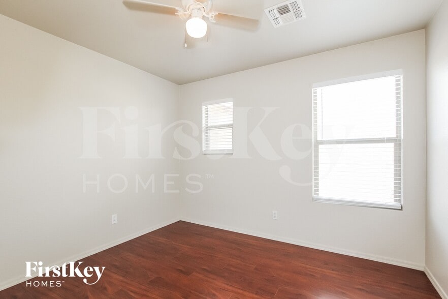 Building Photo - 15029 W Larkspur Dr