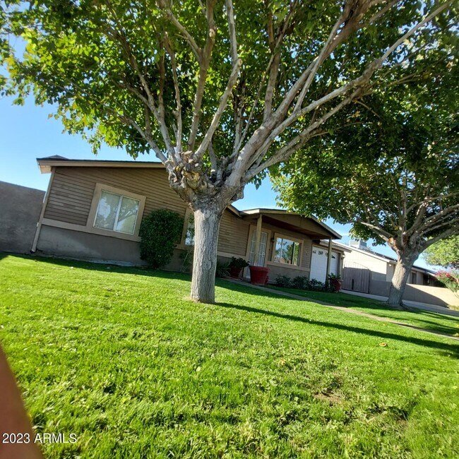 Building Photo - 1636 N 64th Dr