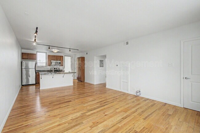 Building Photo - 908 Eudora St