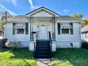 Building Photo - Beautiful Home in Castlewood!!