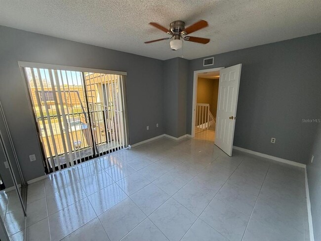 Building Photo - 5276 Middle Ct