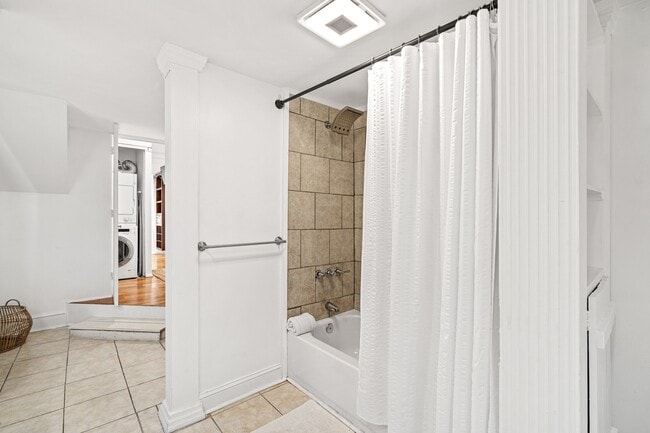 Building Photo - 1713 Paris Ave W