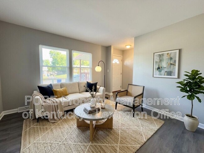 Building Photo - 2408 Shandon Dr