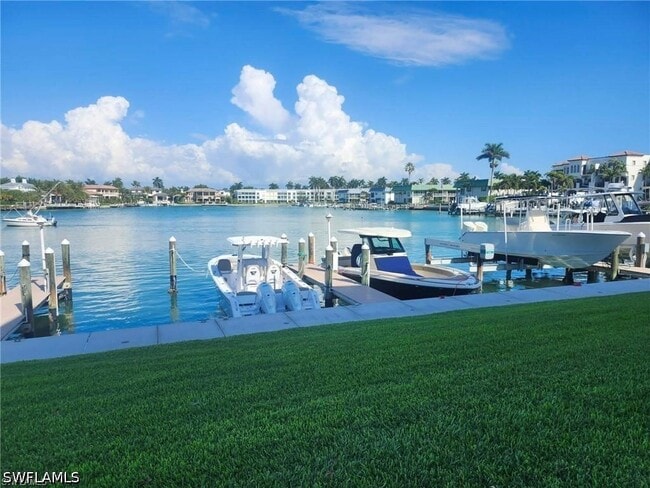 Building Photo - 3000 Gulf Shore Blvd N