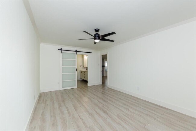 Building Photo - 2815 Field Line Dr