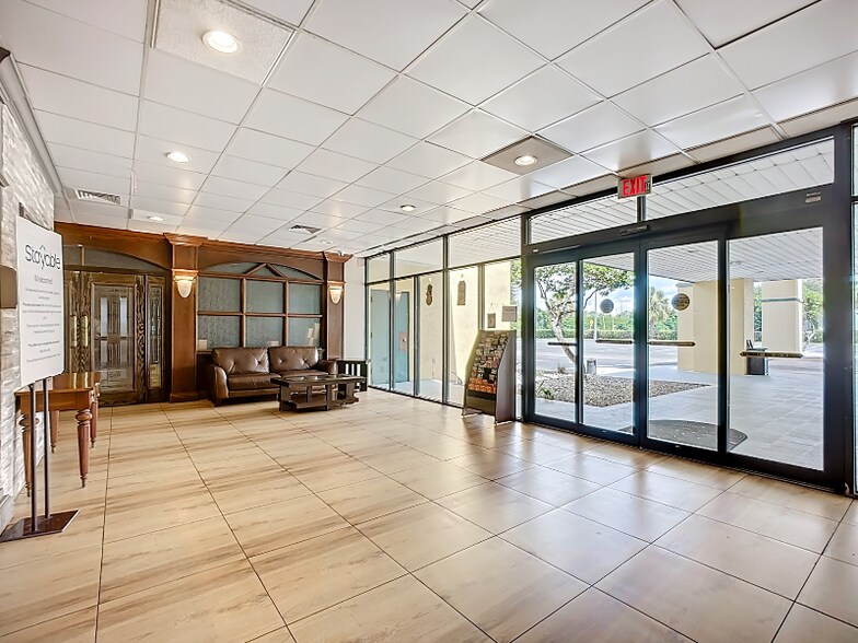 Building Photo - 910 Suemac Rd