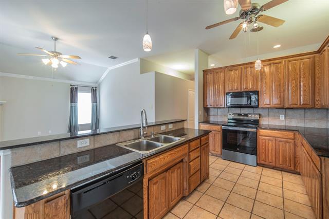 Building Photo - 8249 Fall Crest Dr