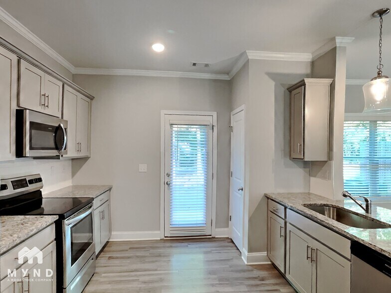 Building Photo - 7730 Fawn Cir